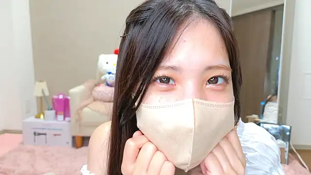 Snapshot of riri__nyan_o0 chatting on July 4, 10:43 am riri nyan o0 online show from July 4, 10:43 am