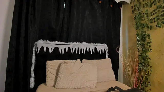 Tiffany Nm online show from December 17, 1:17 pm