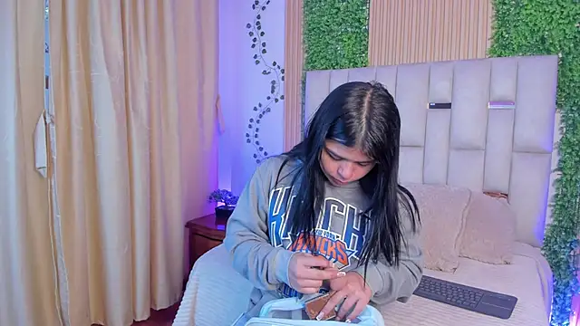 Snapshot of Jade_Nmm chatting on February 7, 1:04 pm Jade Nmm online show from February 7, 1:04 pm