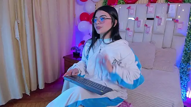 Snapshot of Jade_Nmm chatting on February 17, 12:45 pm Jade Nmm online show from February 17, 12:45 pm