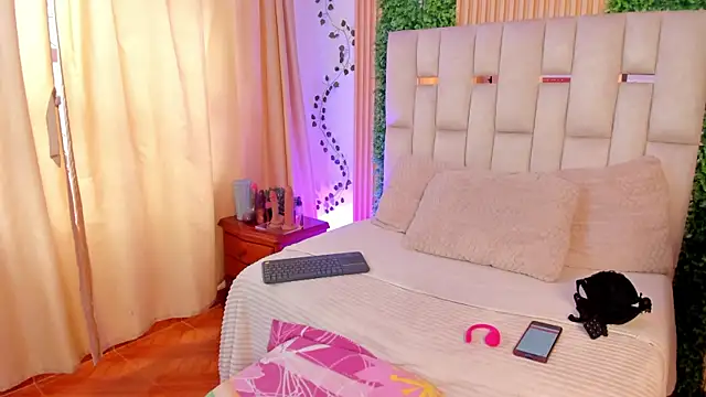 Snapshot of Jade_Nmm chatting on May 20, 4:57 pm Jade Nmm online show from May 20, 4:57 pm