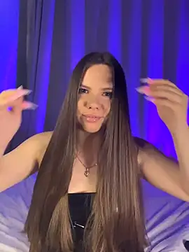 Snapshot of Chloe_loo chatting on September 20, 6:53 pm Chloe loo online show from September 20, 6:53 pm