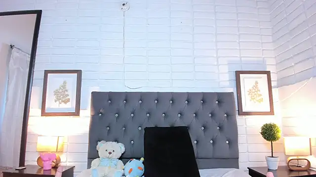 Snapshot of Megan_Voss chatting on September 9, 12:37 pm Megan Voss online show from September 9, 12:37 pm