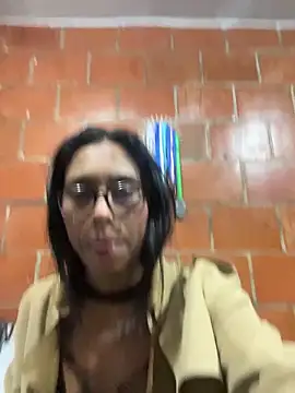 Snapshot of Emma__cumlovee chatting on October 10, 8:57 am Emma cumlovee online show from October 10, 8:57 am