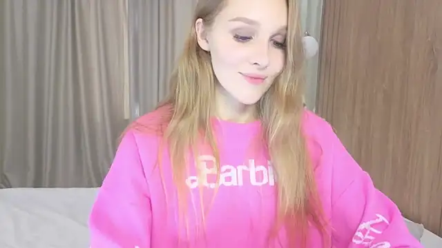 Snapshot of Brigitte_Bardot chatting on September 29, 6:18 am Brigitte Bardot online show from September 29, 6:18 am