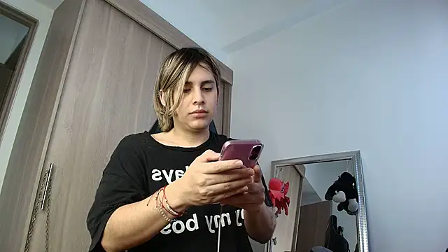 Snapshot of brunothompson3 chatting on September 15, 10:32 pm brunothompson3 online show from September 15, 10:32 pm