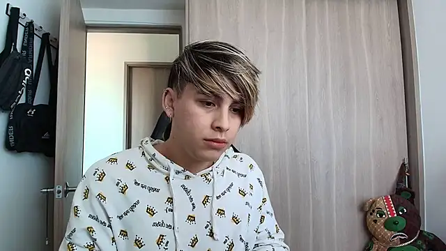 Snapshot of brunothompson3 chatting on September 21, 8:10 pm brunothompson3 online show from September 21, 8:10 pm