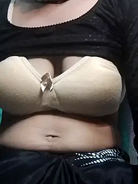 Snapshot of Hut_rotu_cute chatting on October 7, 8:33 am Hut rotu cute online show from October 7, 8:33 am