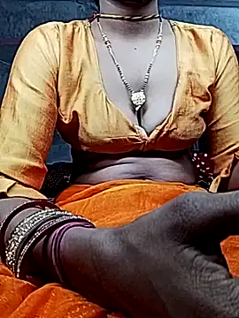 Snapshot of Hut_rotu_cute chatting on December 4, 5:54 pm Hut rotu cute online show from December 4, 5:54 pm