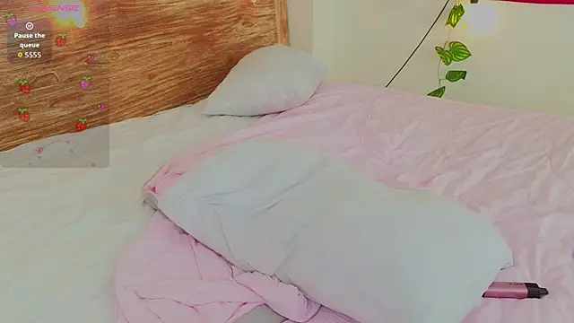 venomeowww   online show from April 11, 7:45 am