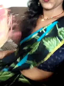 Snapshot of AnanyaKapoor89 chatting on September 13, 6:35 am AnanyaKapoor89 online show from September 13, 6:35 am