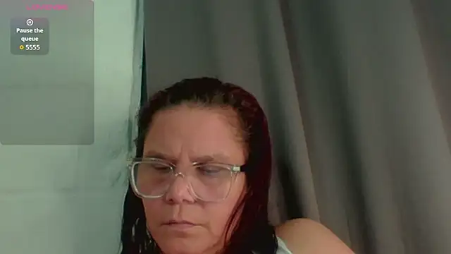 Snapshot of latinamaster chatting on October 11, 1:27 am latinamaster online show from October 11, 1:27 am