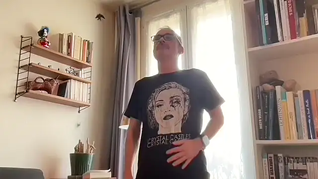 Snapshot of Milkywaymen chatting on October 18, 12:17 pm Milkywaymen online show from October 18, 12:17 pm