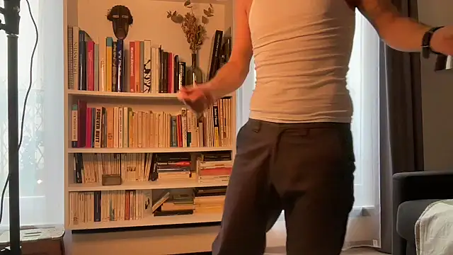 Snapshot of Milkywaymen chatting on November 6, 2:18 pm Milkywaymen online show from November 6, 2:18 pm