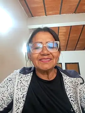 Vickysweeeettt online show from April 16, 10:01 pm