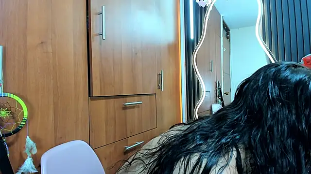 scarletr red online show from January 10, 1:29 am