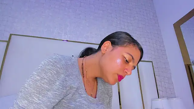 thalia888  online show from December 18, 7:42 pm