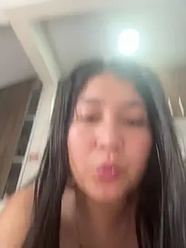 Snapshot of evelyn_1702 chatting on October 10, 7:02 pm evelyn 1702 online show from October 10, 7:02 pm