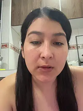 Snapshot of evelyn_1702 chatting on October 29, 9:27 pm evelyn 1702 online show from October 29, 9:27 pm