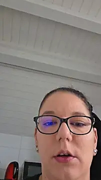 Snapshot of Swiss_Lady chatting on November 27, 9:44 am Swiss Lady online show from November 27, 9:44 am