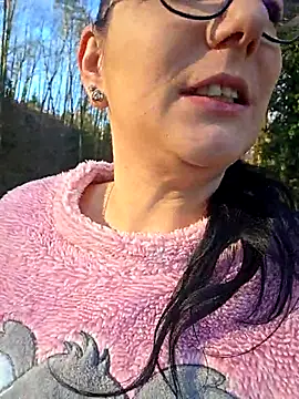 Snapshot of Swiss_Lady chatting on November 29, 10:51 am Swiss Lady online show from November 29, 10:51 am