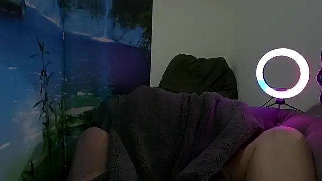 Snapshot of welcome-to-the-jungle chatting on June 11, 7:56 pm welcome-to-the-jungle online show from June 11, 7:56 pm