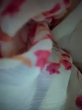 Snapshot of Monika_thakurr chatting on February 10, 3:32 am Monika thakurr online show from February 10, 3:32 am