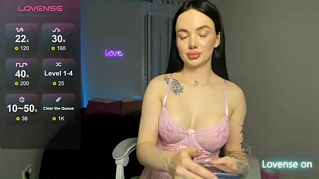 Snapshot of SelinaStorm chatting on April 24, 11:07 pm SelinaStorm online show from April 24, 11:07 pm