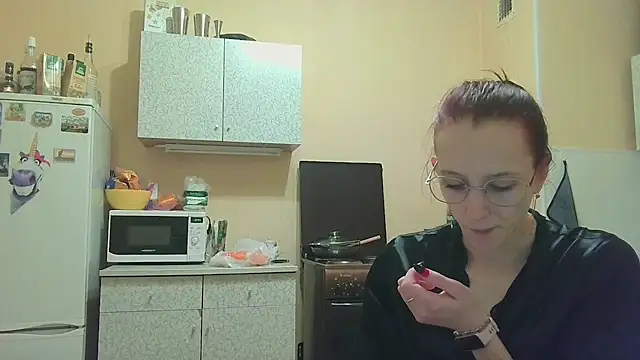 Lucy Divine online show from November 3, 7:37 pm