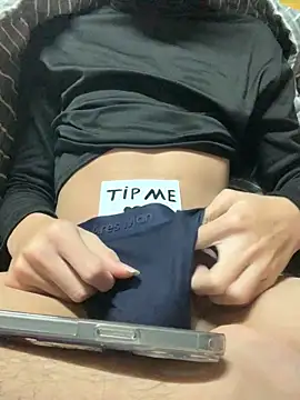 themloncuaem online show from October 31, 12:50 pm