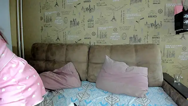 Snapshot of Kelly_Gerzikaa chatting on October 28, 1:20 am Kelly Gerzikaa online show from October 28, 1:20 am