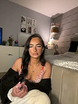 Spicy-Rosie20 online show from March 31, 6:19 pm