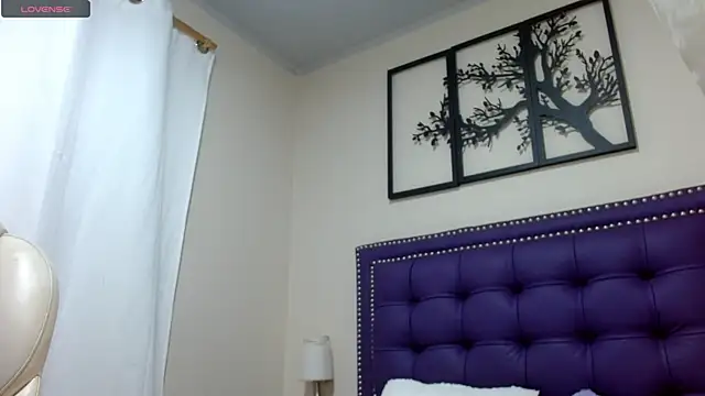 Snapshot of lunadread chatting on November 13, 12:26 pm lunadread online show from November 13, 12:26 pm