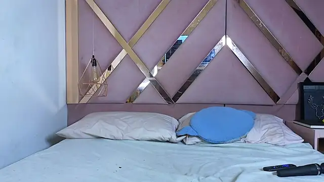 Sophia moo  online show from January 16, 3:32 am