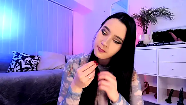 Mary Lori online show from December 4, 7:17 am