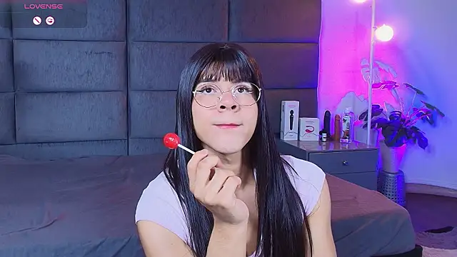 Slenna Moon online show from February 28, 11:39 pm