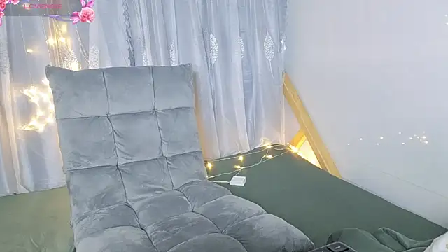 Snapshot of Jade-0906 chatting on September 16, 3:46 pm Jade-0906 online show from September 16, 3:46 pm