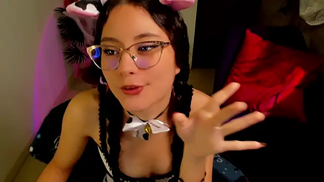 Krysten Riter online show from October 15, 2:39 pm