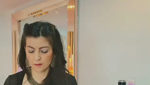 Snapshot of allie_pearl chatting on October 1, 12:00 pm allie pearl online show from October 1, 12:00 pm