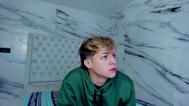 Ari and Storm online show from October 5, 12:36 pm