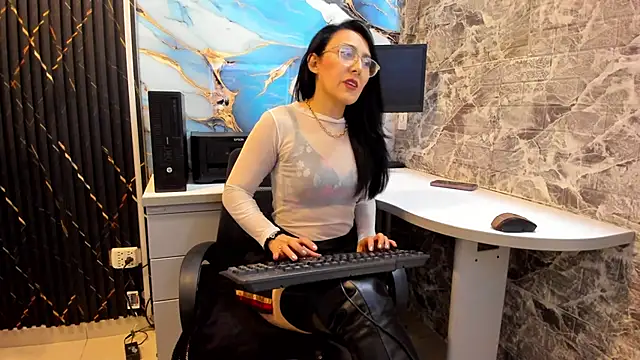 Scarlett 14  online show from September 18, 3:19 am