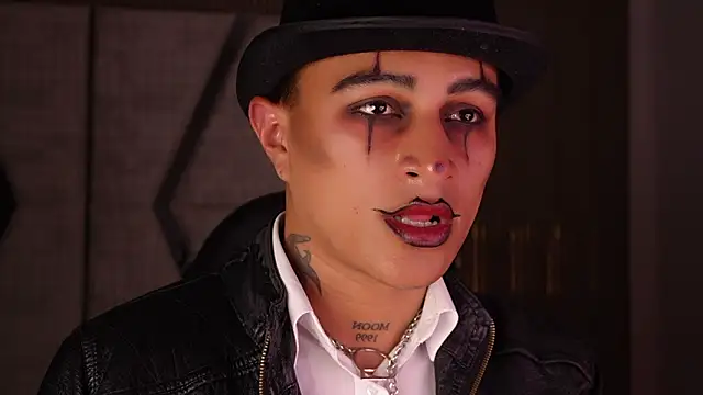 Snapshot of LiamDeep chatting on February 4, 7:53 pm LiamDeep online show from February 4, 7:53 pm