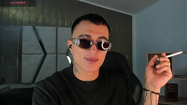 Snapshot of LiamDeep chatting on February 11, 8:36 pm LiamDeep online show from February 11, 8:36 pm