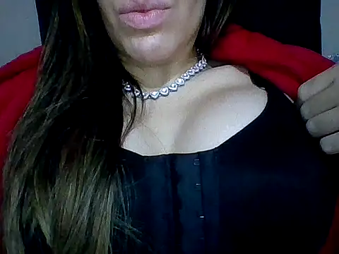 Snapshot of Yasleal chatting on April 12, 2:49 am Yasleal online show from April 12, 2:49 am