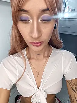 Snapshot of SunshineLizzy chatting on April 1, 3:07 am SunshineLizzy online show from April 1, 3:07 am