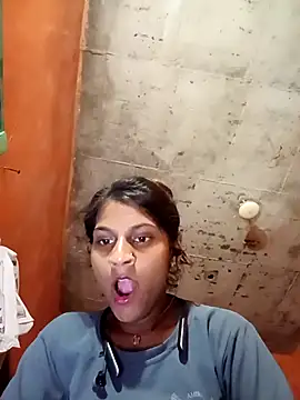 Snapshot of Jyoti_thakurr chatting on September 25, 2:43 pm Jyoti thakurr online show from September 25, 2:43 pm