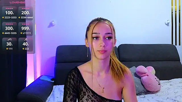 AmyKent  online show from November 2, 4:20 pm