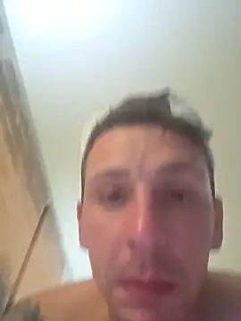 Snapshot of cuteqaldo chatting on May 19, 7:04 am cuteqaldo online show from May 19, 7:04 am