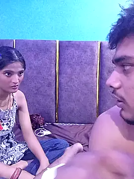 Snapshot of romantic_couple1 chatting on September 22, 12:56 am romantic couple1 online show from September 22, 12:56 am
