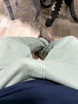 Snapshot of camboys_poyraz chatting on November 6, 8:48 am camboys poyraz online show from November 6, 8:48 am